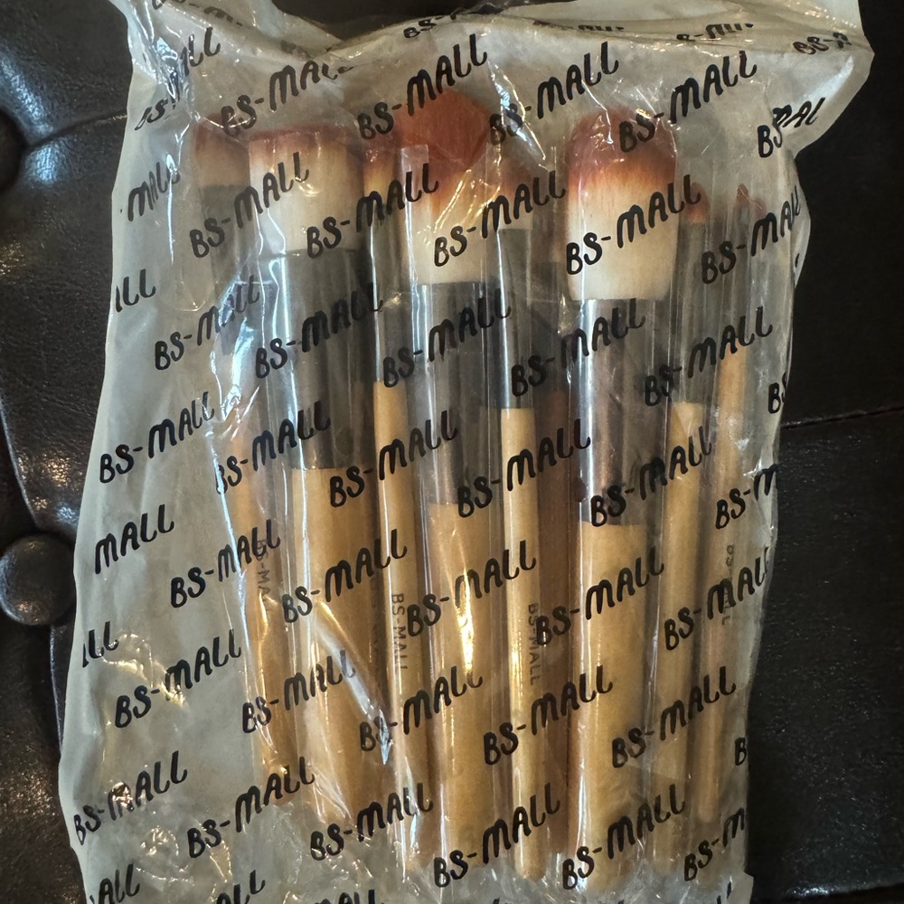 - - B small Make-Up brush set new